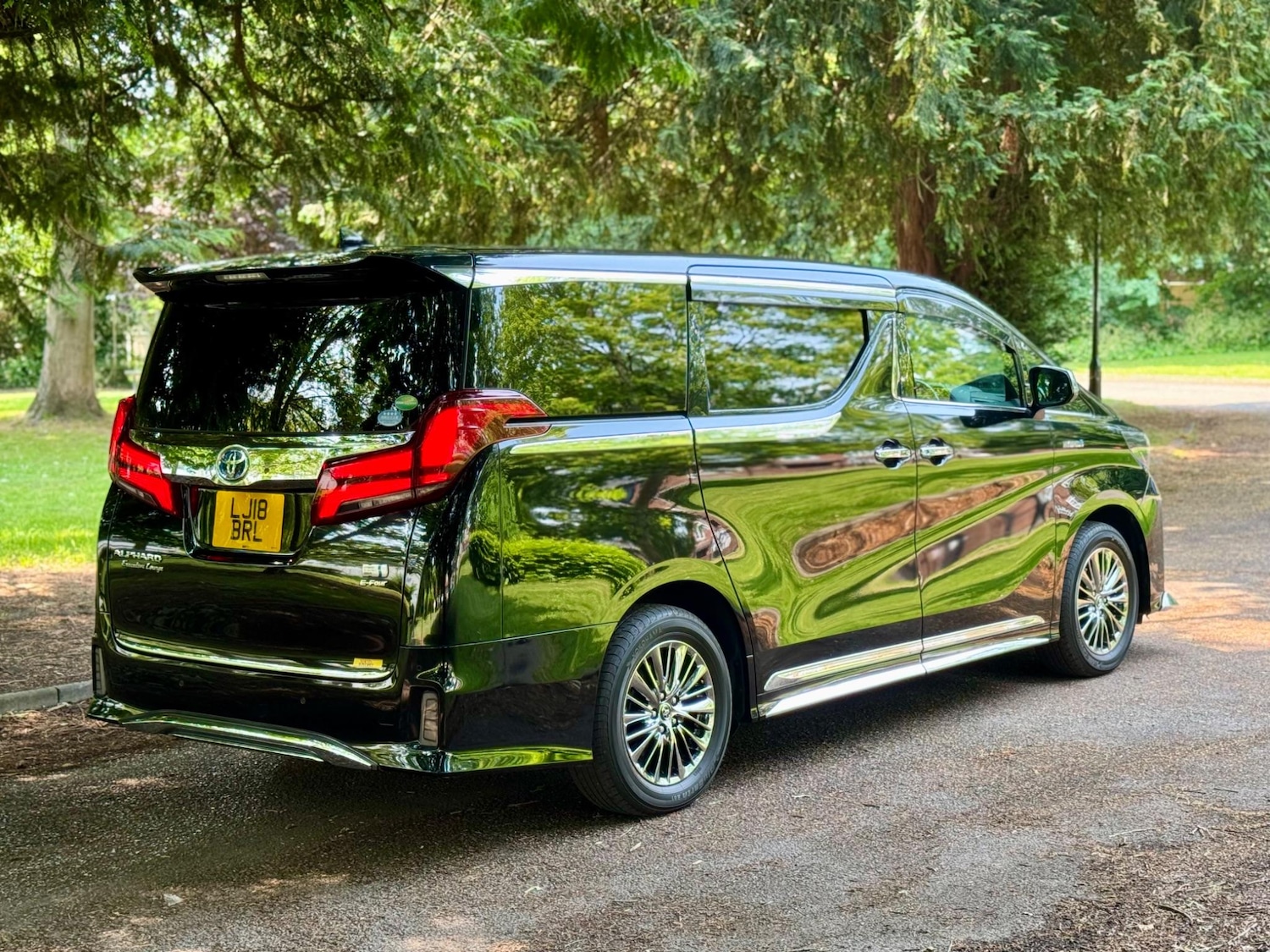 Used Toyota Alphard for sale - 76476692: Photo 12