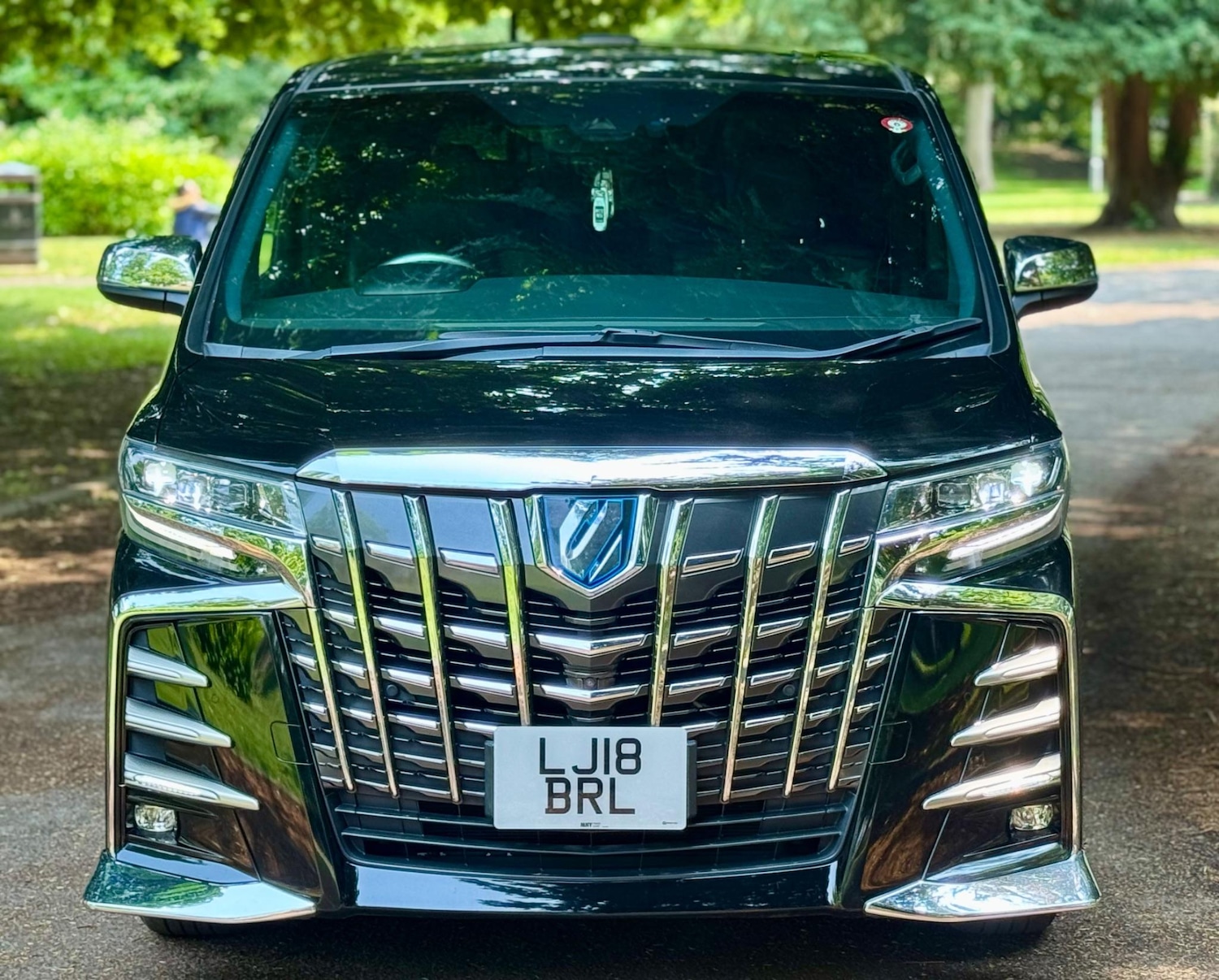 Used Toyota Alphard for sale - 76476692: Photo 2