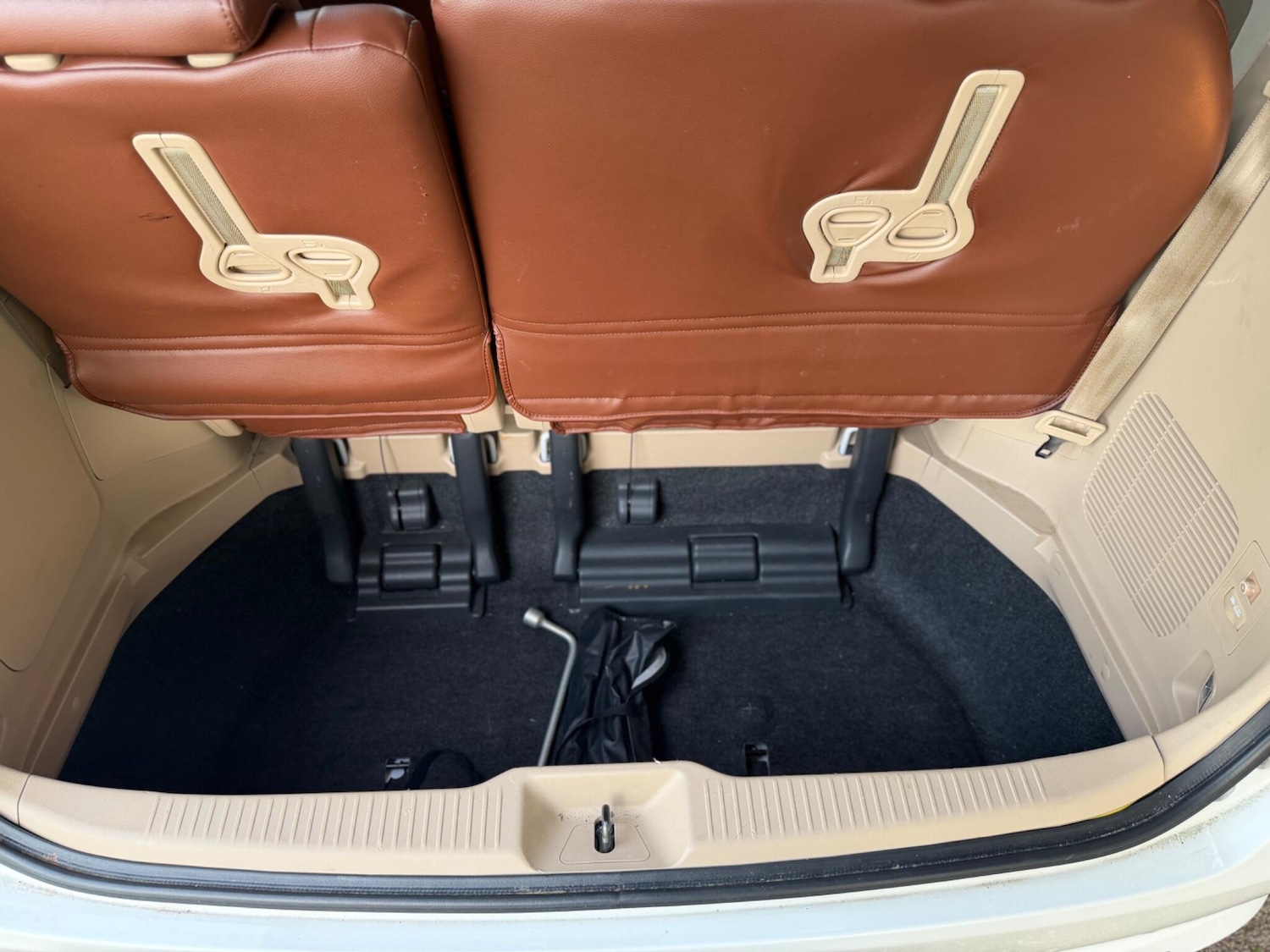 Used Toyota Estima for sale - 77784135: Photo 16