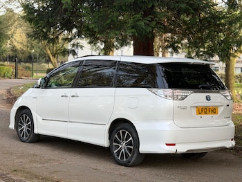 Used Toyota Estima 2014 for sale - 77784135: Photo