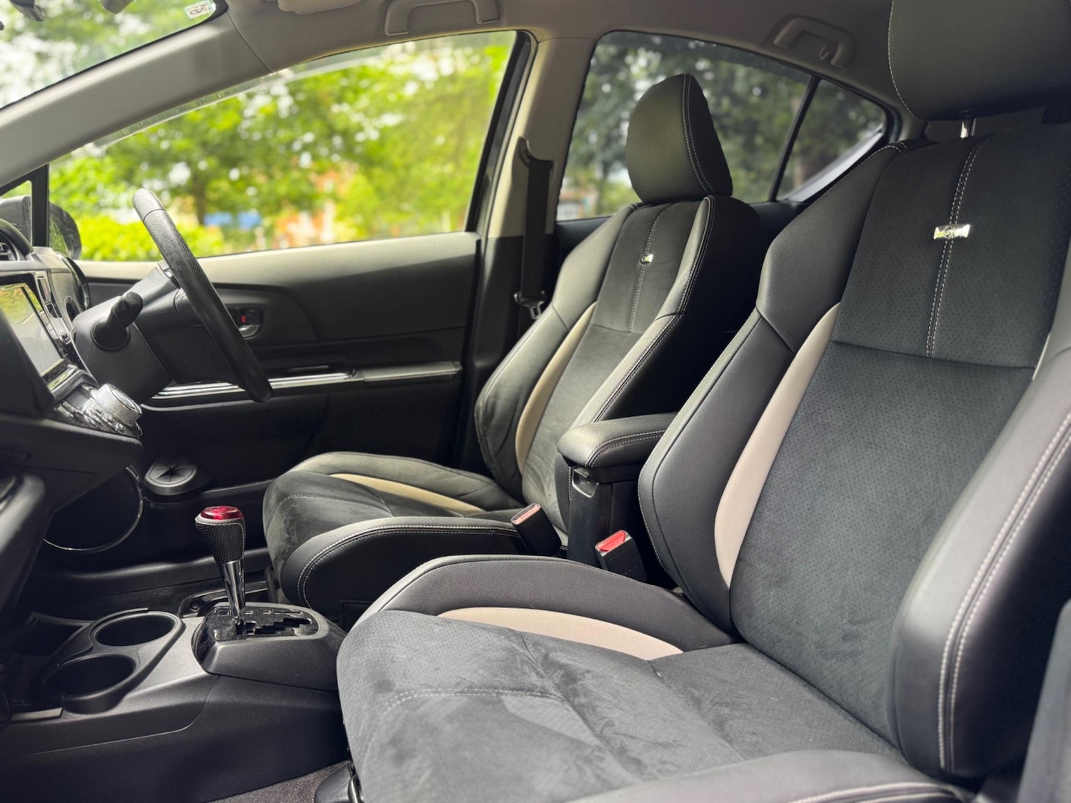 Used Toyota Aqua for sale - 76476684: Photo 11