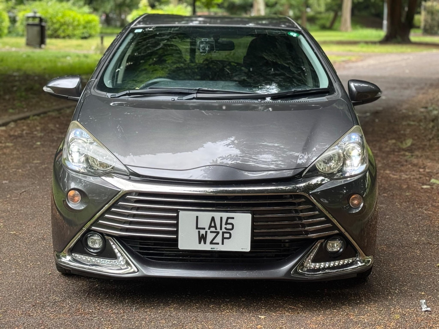 Used Toyota Aqua for sale - 76476684: Photo 2