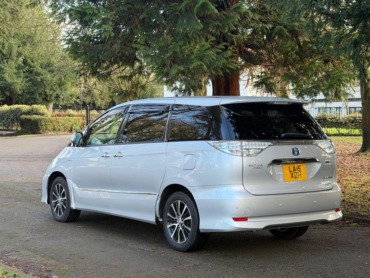 Used Toyota Estima 2025 for sale - 77456006: Photo 2