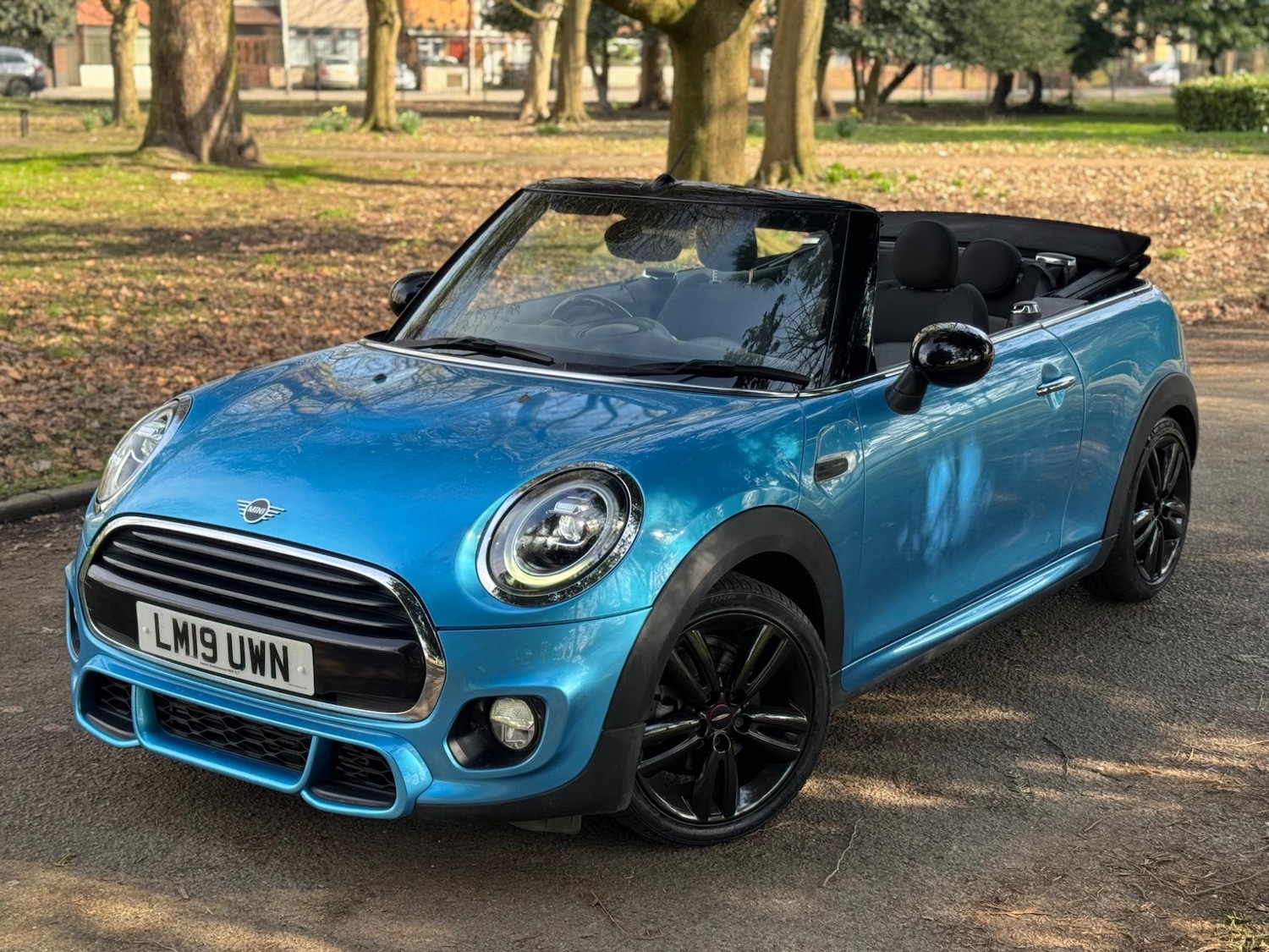 Used MINI Convertible 2019 for sale - 76315062: Photo 3