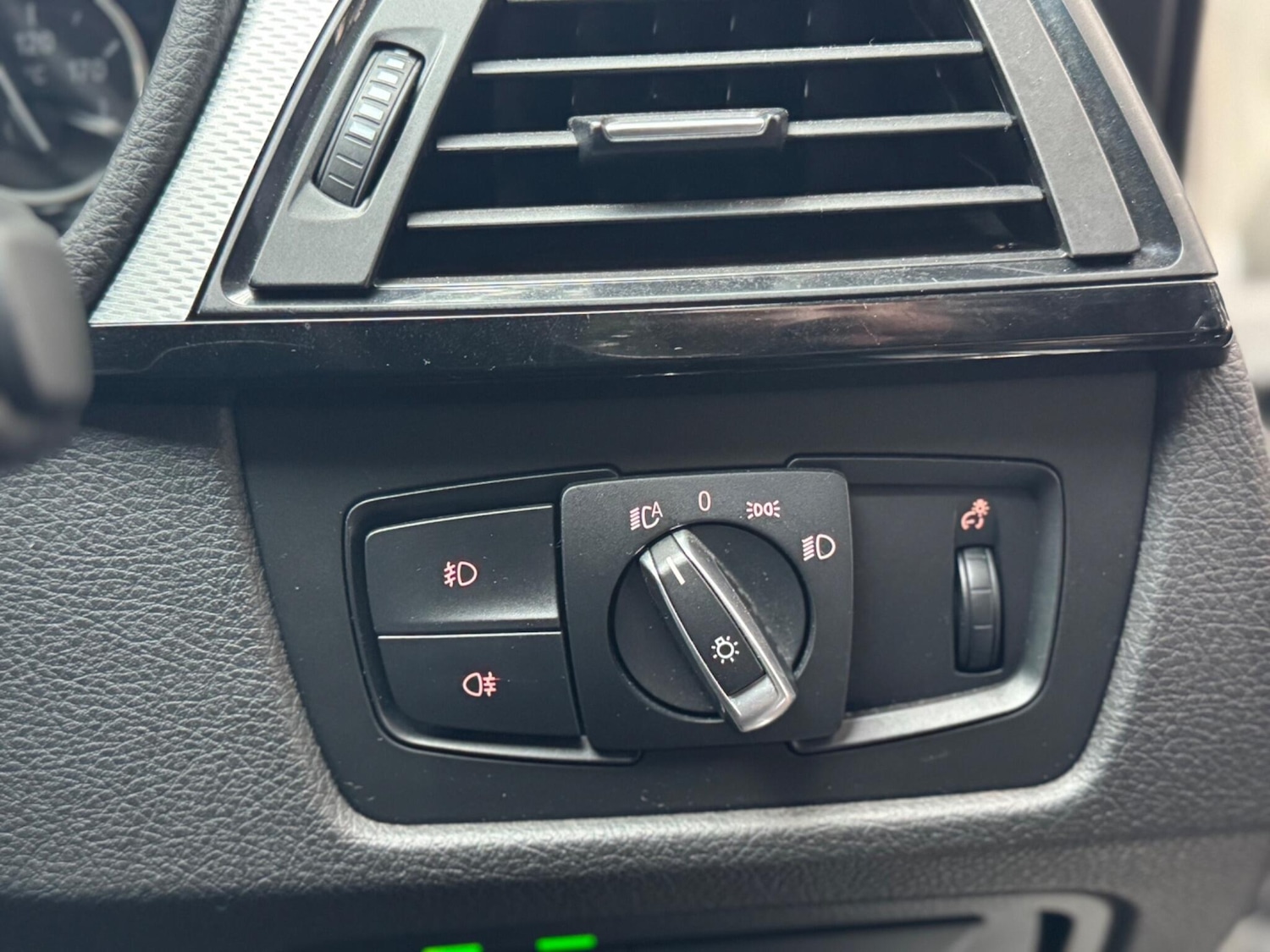 Used BMW 3 Series 2025 for sale - 77291262: Photo 17