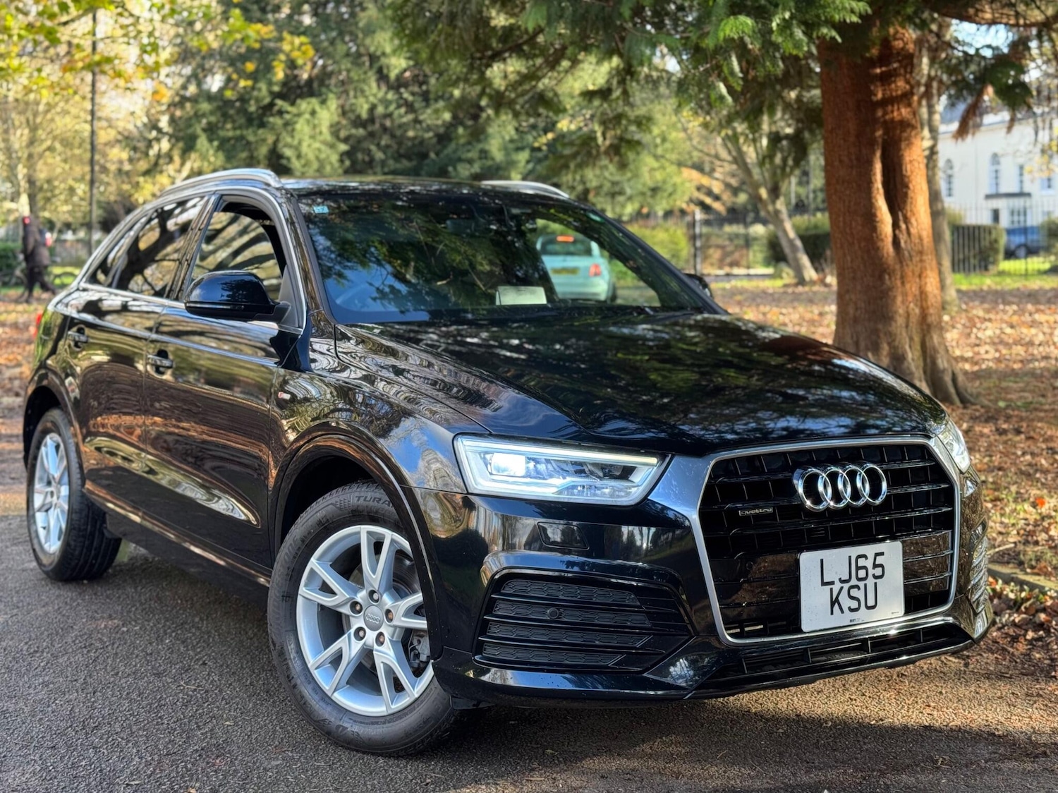 Used Audi Q3 for sale - 76701252: Photo 2