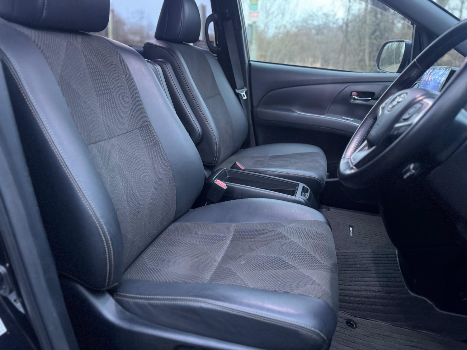 Used Toyota Estima for sale - 76989510: Photo 22