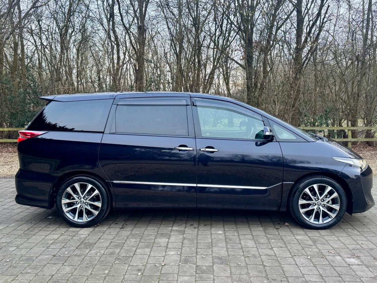 Used Toyota Estima for sale - 76989510: Photo 5
