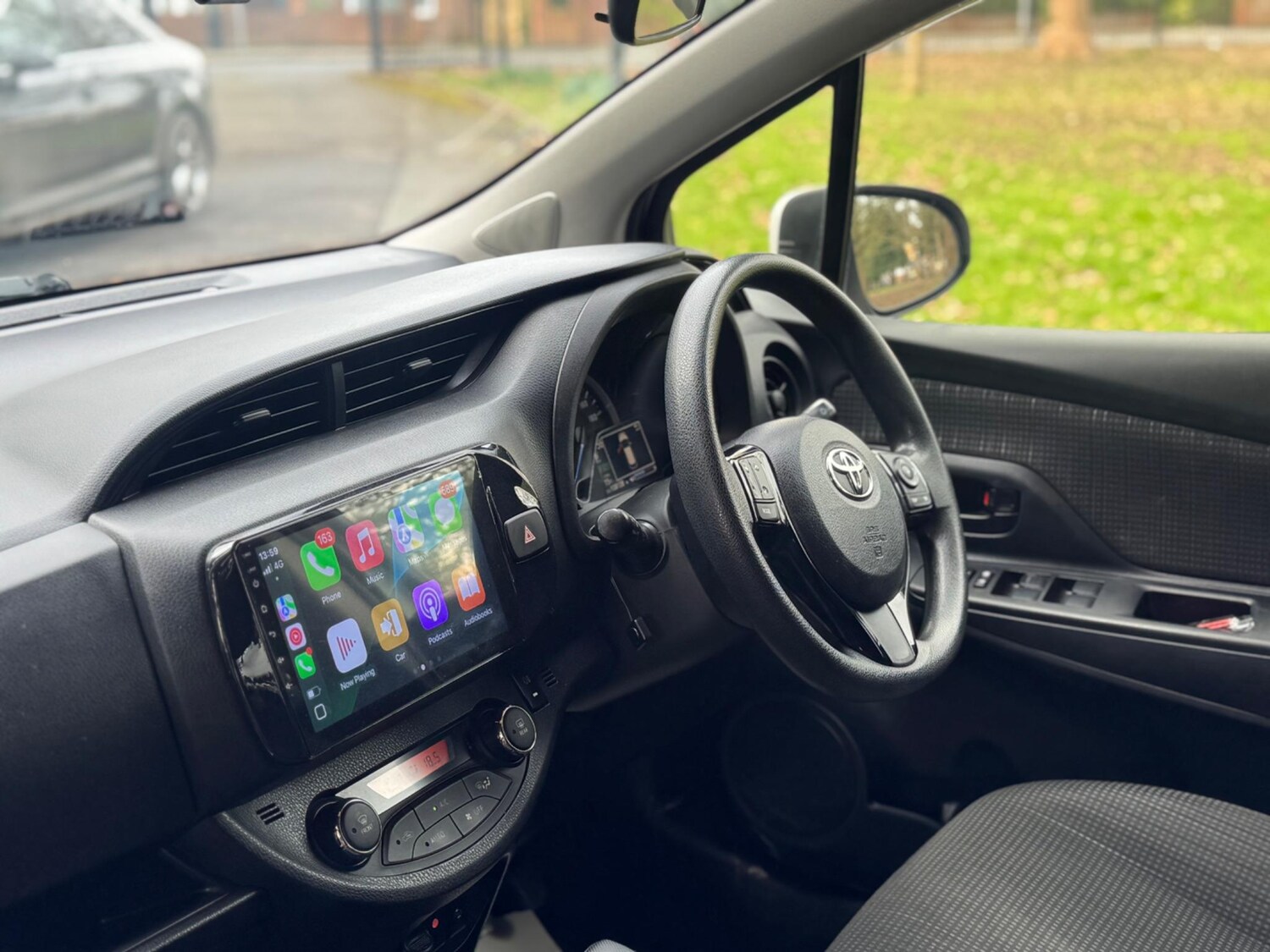 Used Toyota Vitz 2025 for sale - 76270142: Photo 12