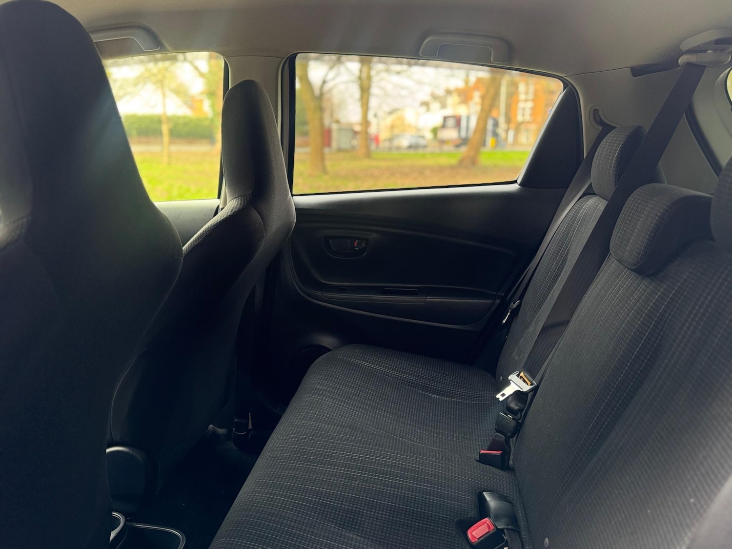 Used Toyota Vitz 2025 for sale - 76270142: Photo 13