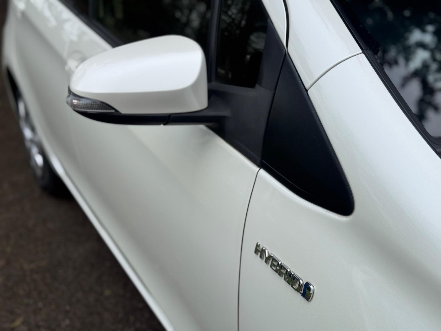 Used Toyota Vitz 2025 for sale - 76270142: Photo 25