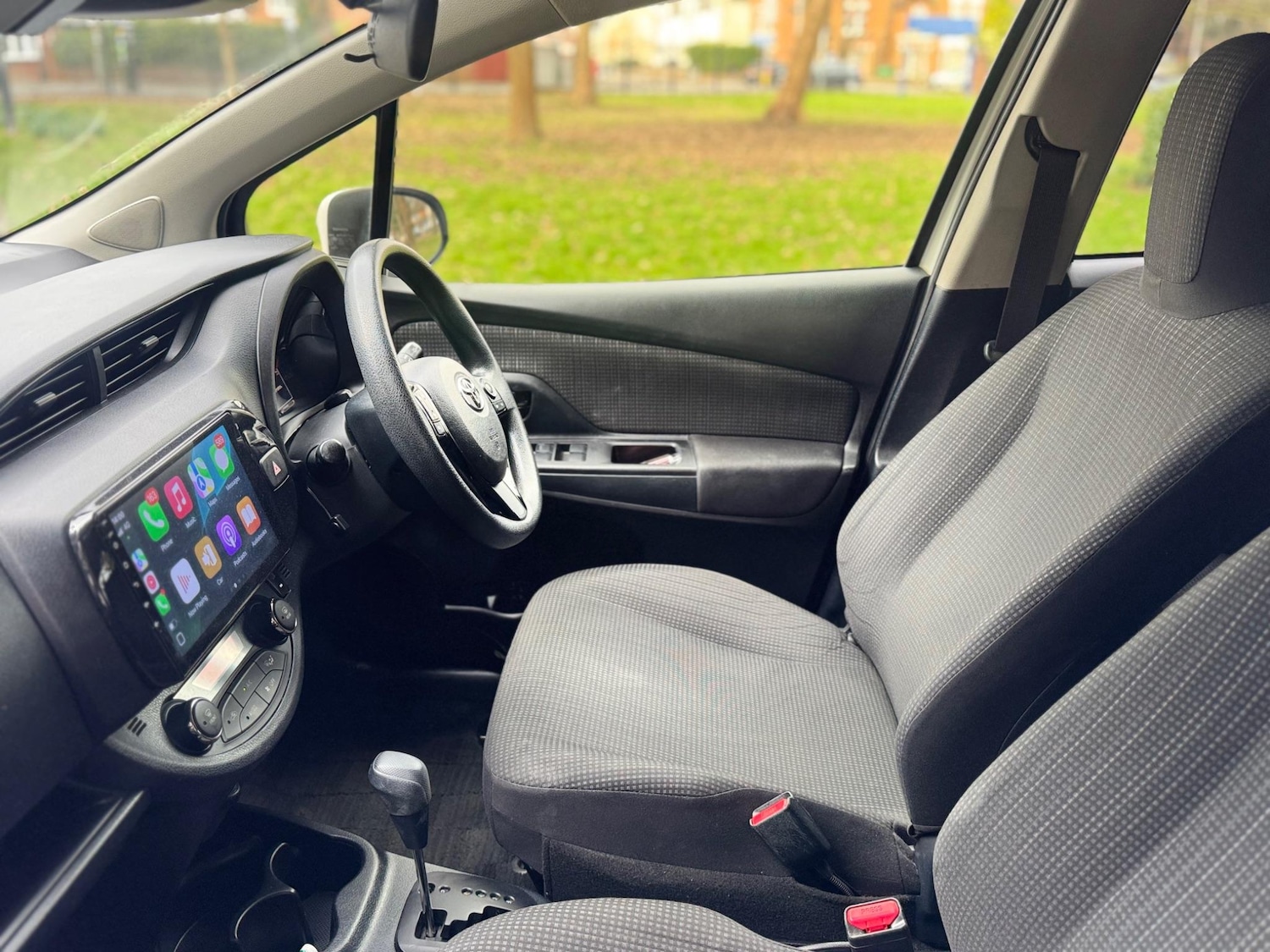 Used Toyota Vitz 2025 for sale - 76270142: Photo 28