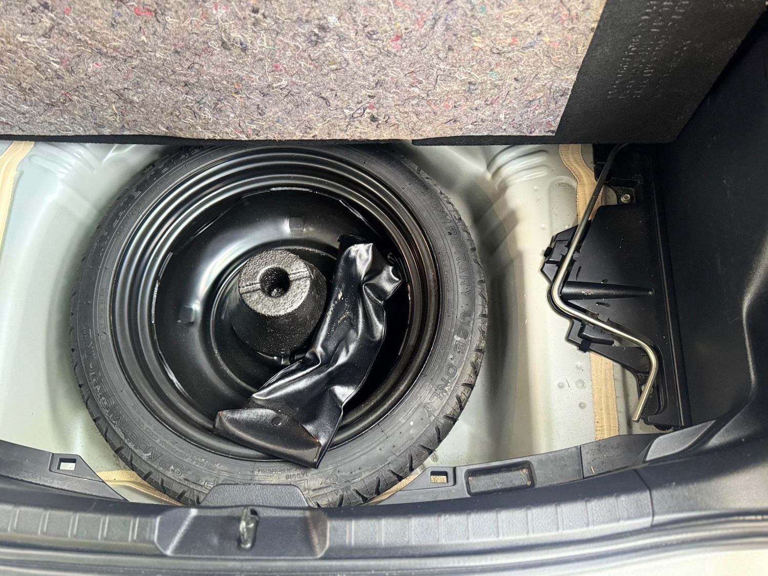 Used Toyota Vitz 2025 for sale - 76270142: Photo 29