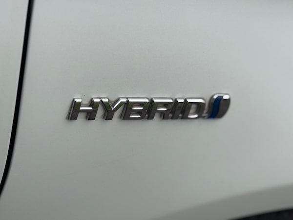Used Toyota Vitz 2025 for sale - 76270142: Photo 32