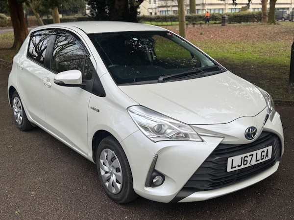Used Toyota Vitz 2025 for sale - 76270142: Photo 5