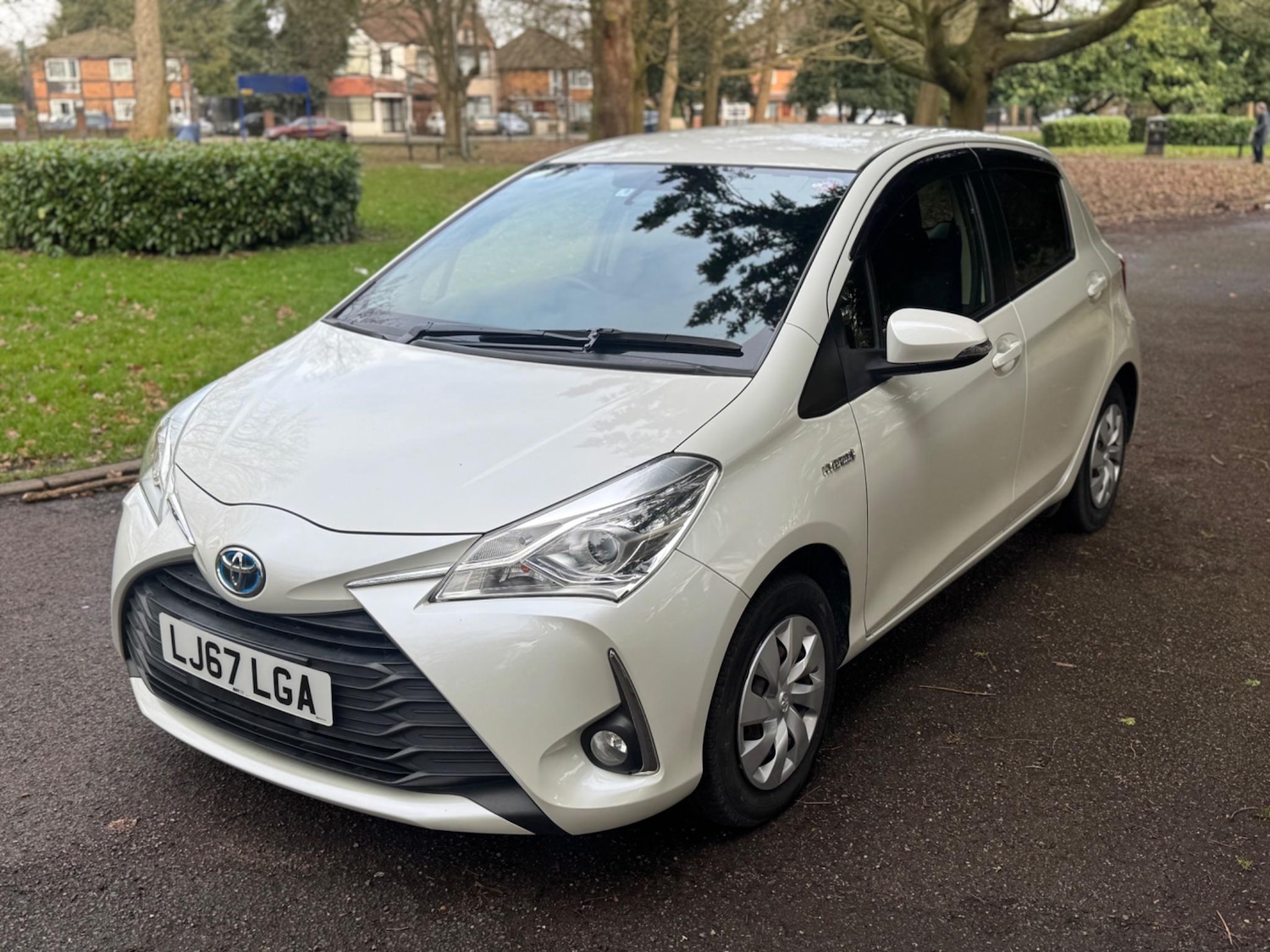 Used Toyota Vitz 2025 for sale - 76270142: Photo 6