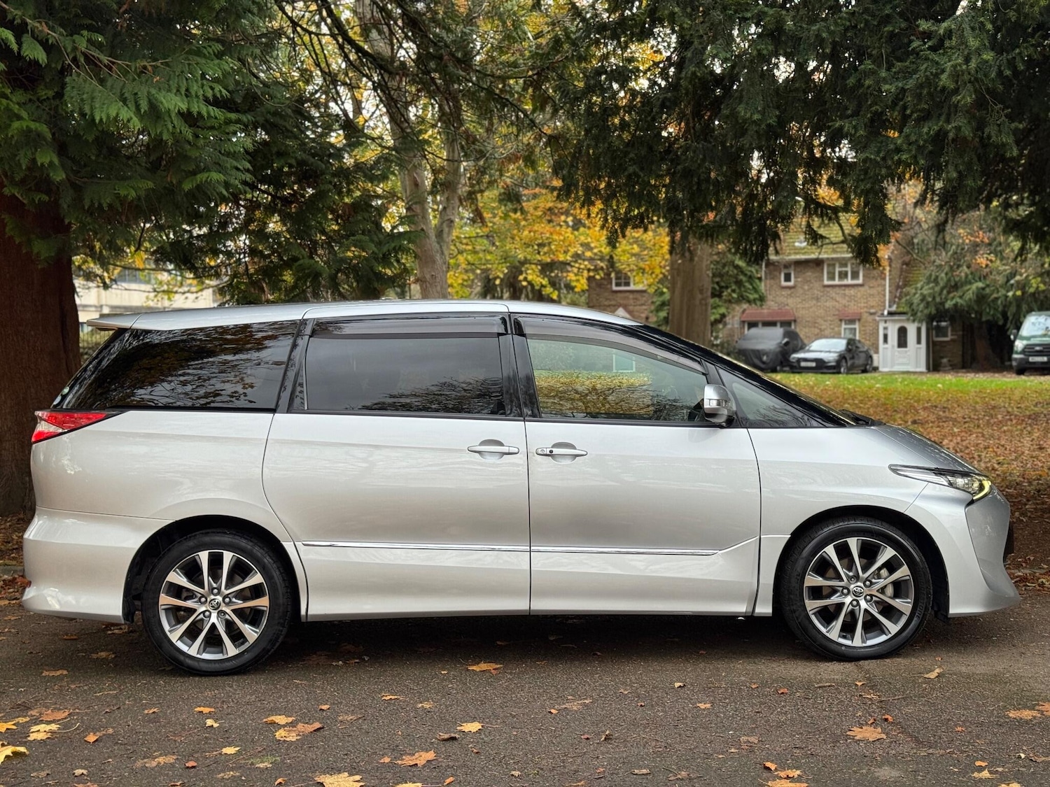 Used Toyota Estima for sale - 76550824: Photo 10
