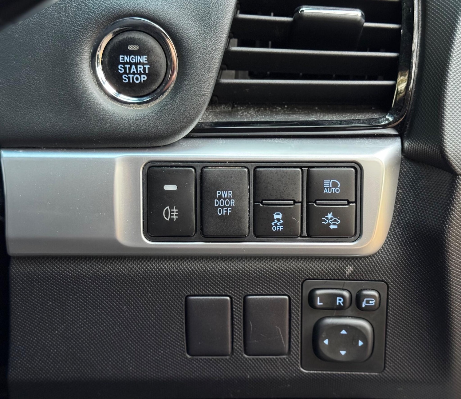 Used Toyota Estima for sale - 76550824: Photo 17