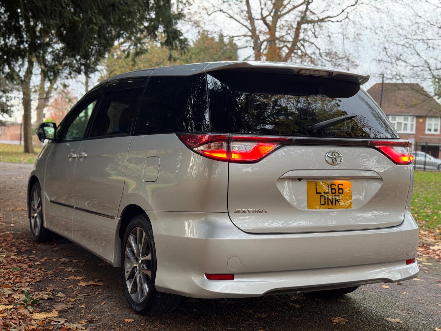 Used Toyota Estima for sale - 76550824: Photo 7