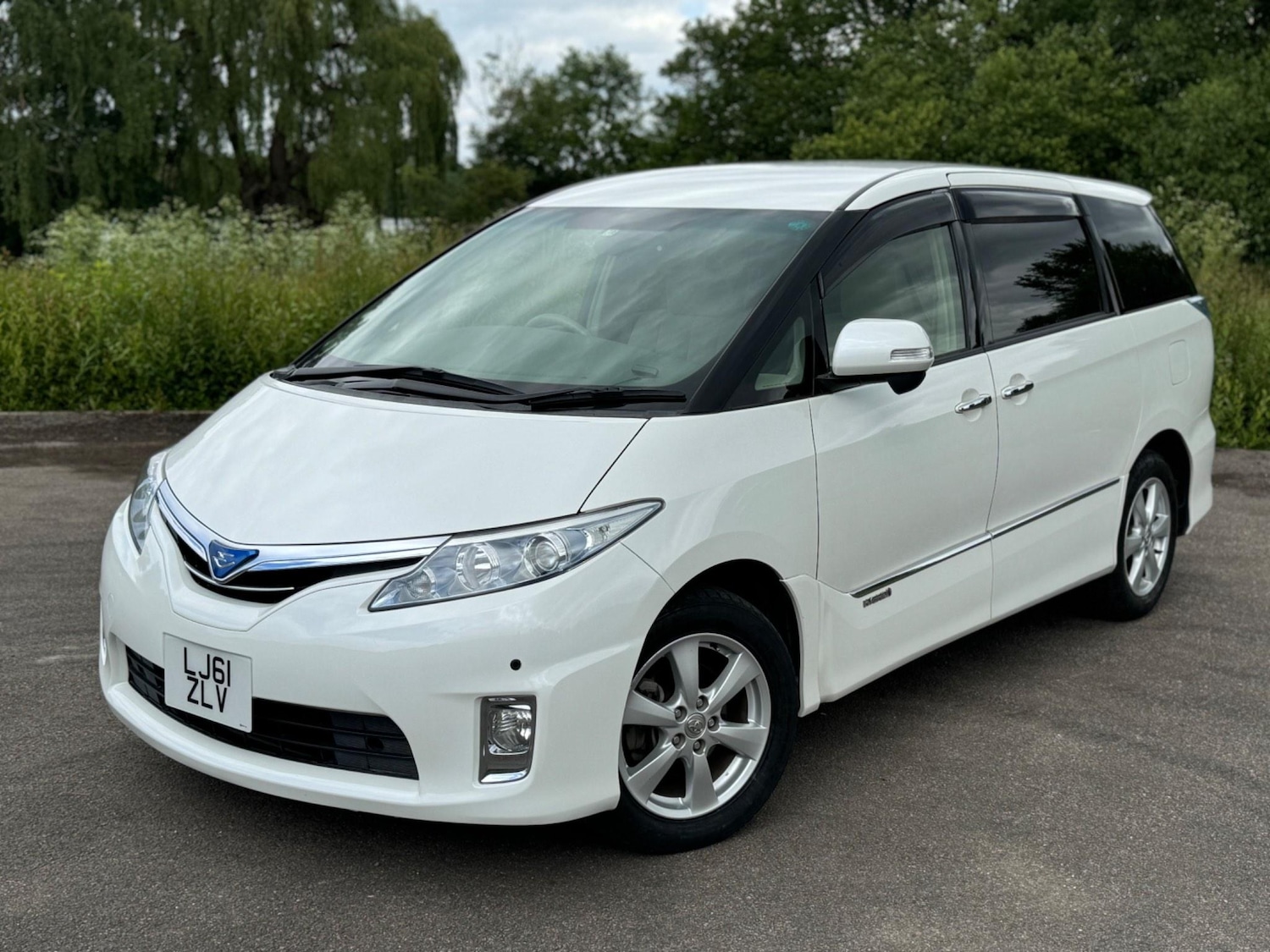 Used Toyota Estima for sale - 76476688: Photo 1