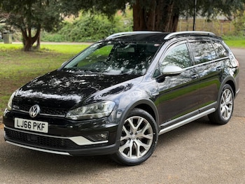 Used Volkswagen Golf 2016 for sale - 78245470: Photo