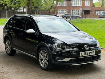 Used Volkswagen Golf 2016 for sale - 78245470: Photo