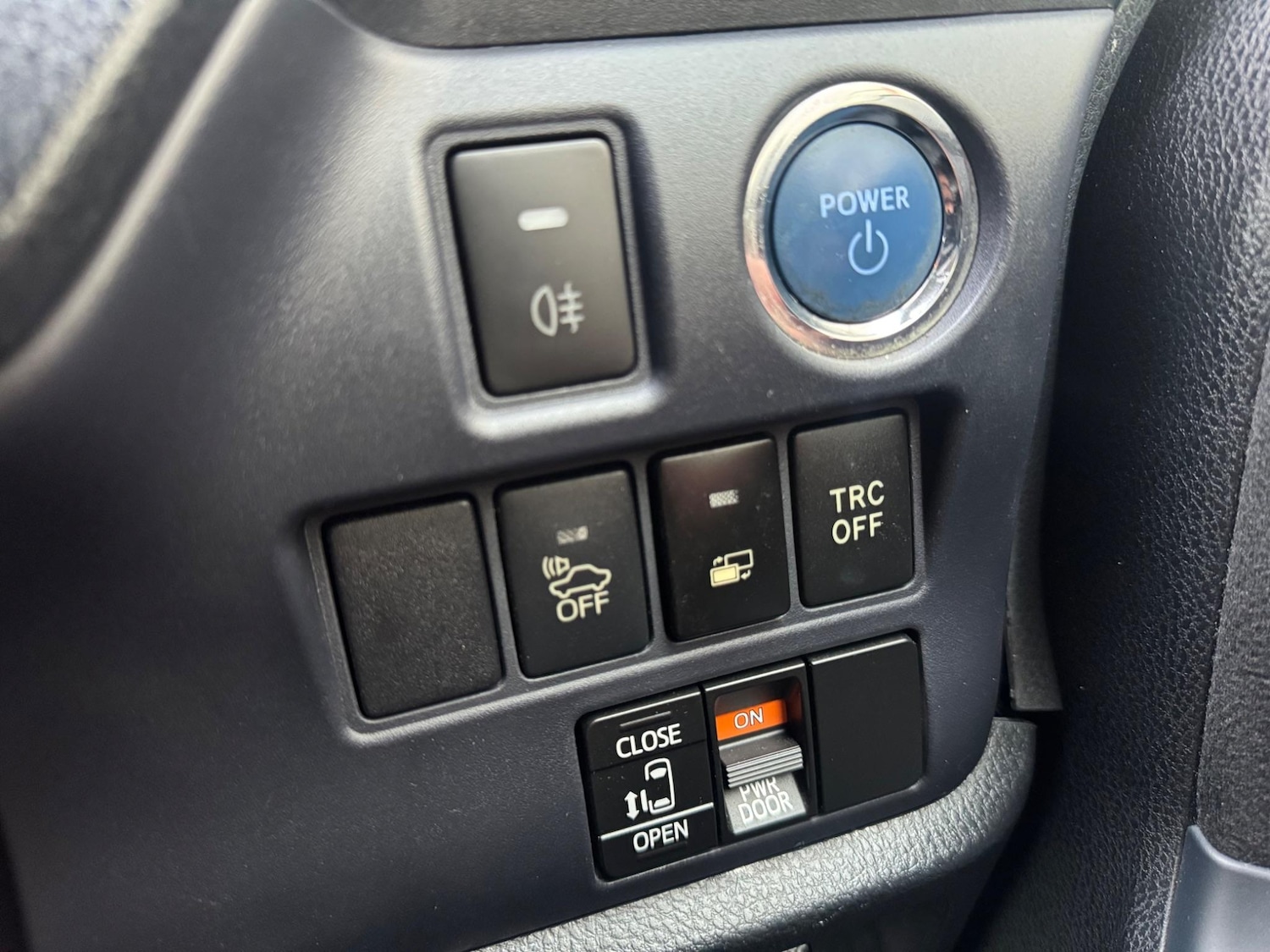 Used Toyota Voxy for sale - 77696837: Photo 17