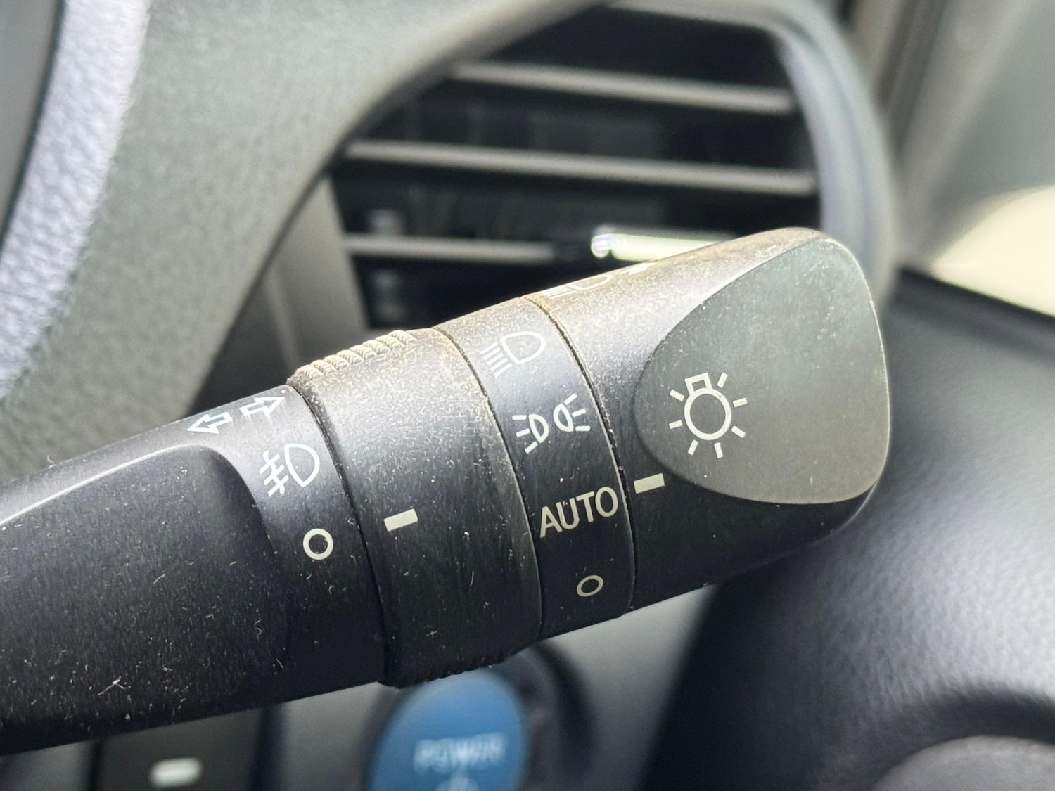 Used Toyota Voxy for sale - 77696837: Photo 21