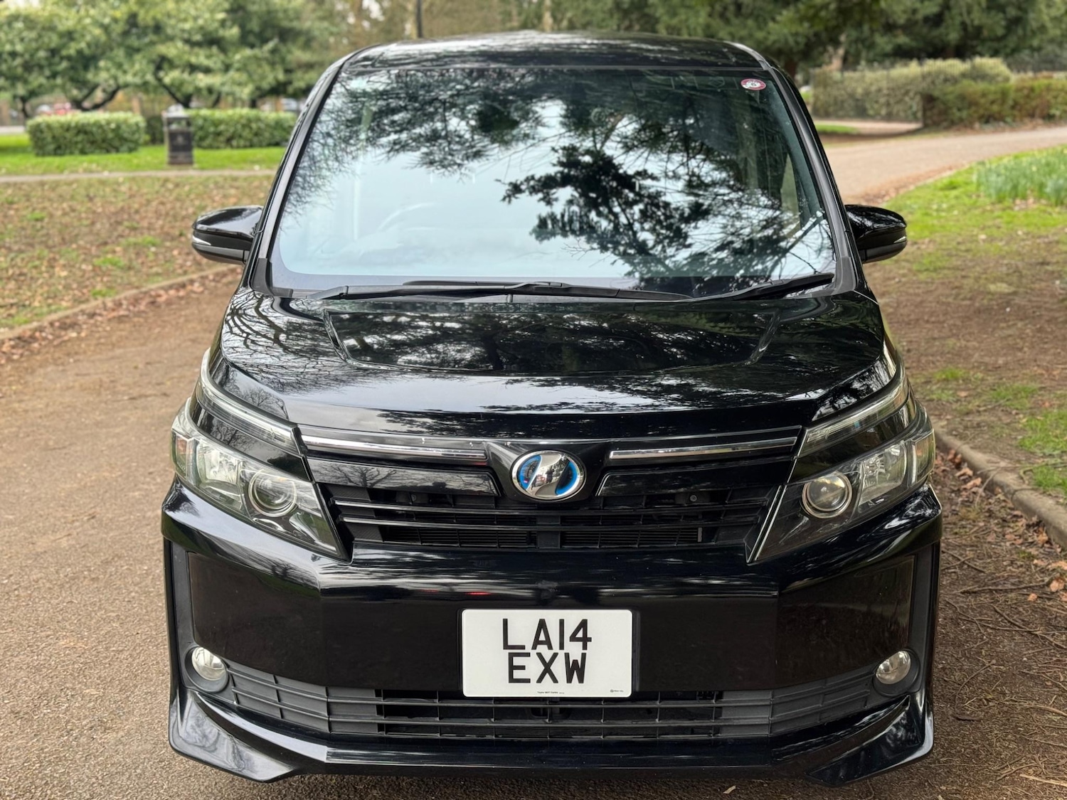 Used Toyota Voxy for sale - 77696837: Photo 3