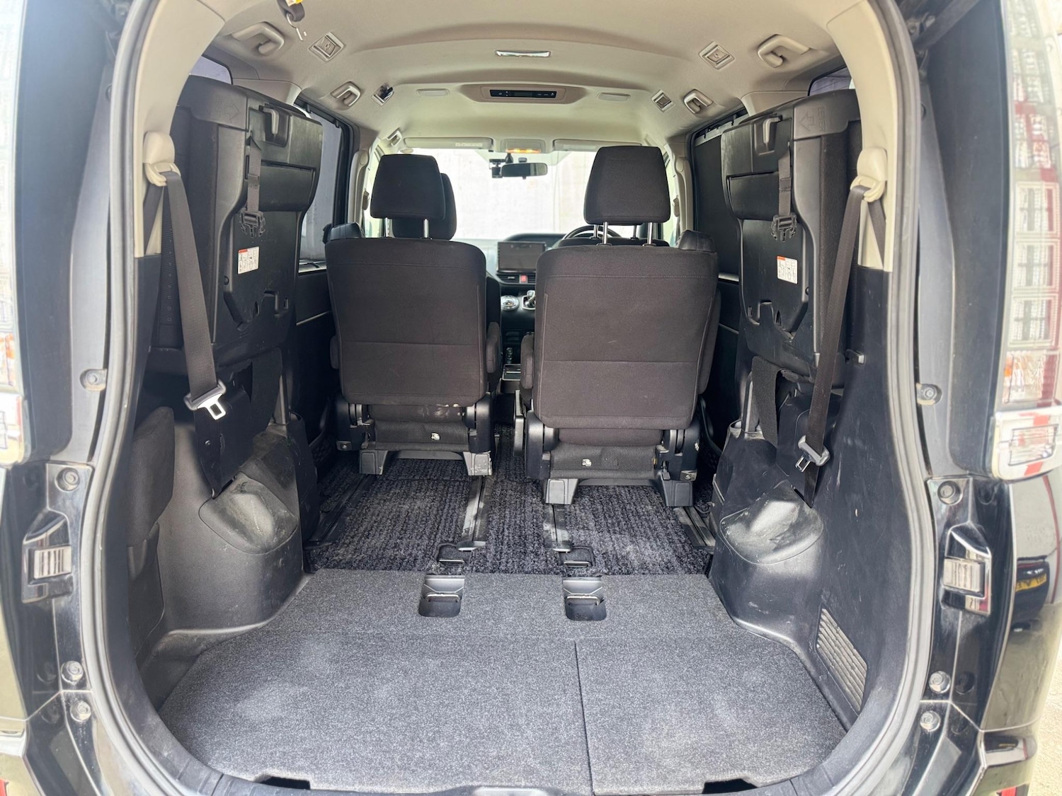 Used Toyota Voxy for sale - 77696837: Photo 42