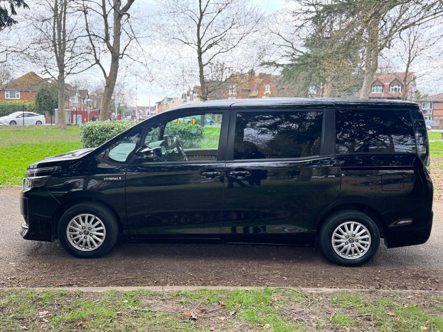 Used Toyota Voxy for sale - 77696837: Photo 6