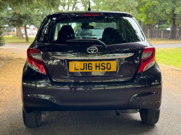 Used Toyota Vitz 2025 for sale - 75492396: Photo 5