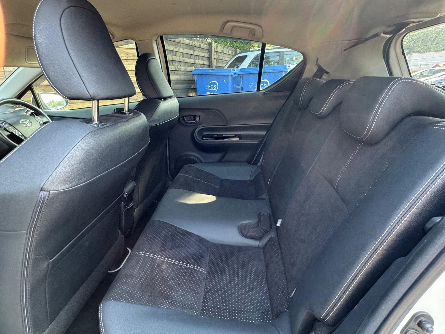 Used Toyota Aqua for sale - 76549685: Photo 10