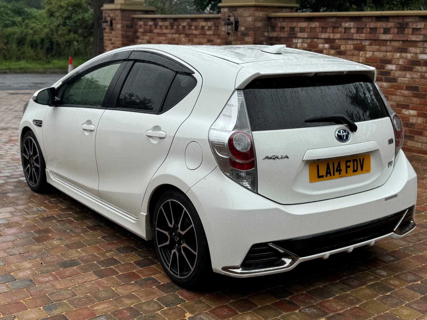 Used Toyota Aqua for sale - 76549685: Photo 5