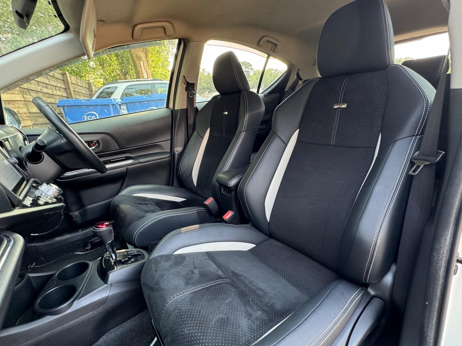 Used Toyota Aqua for sale - 76549685: Photo 8