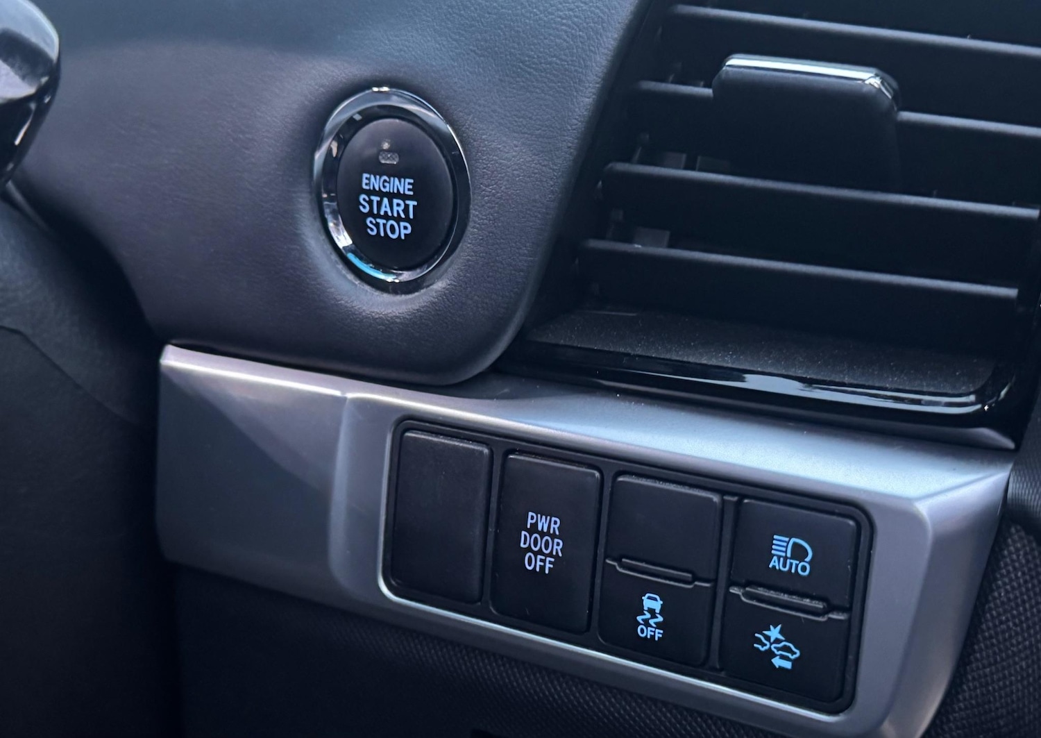 Used Toyota Estima for sale - 76549353: Photo 20