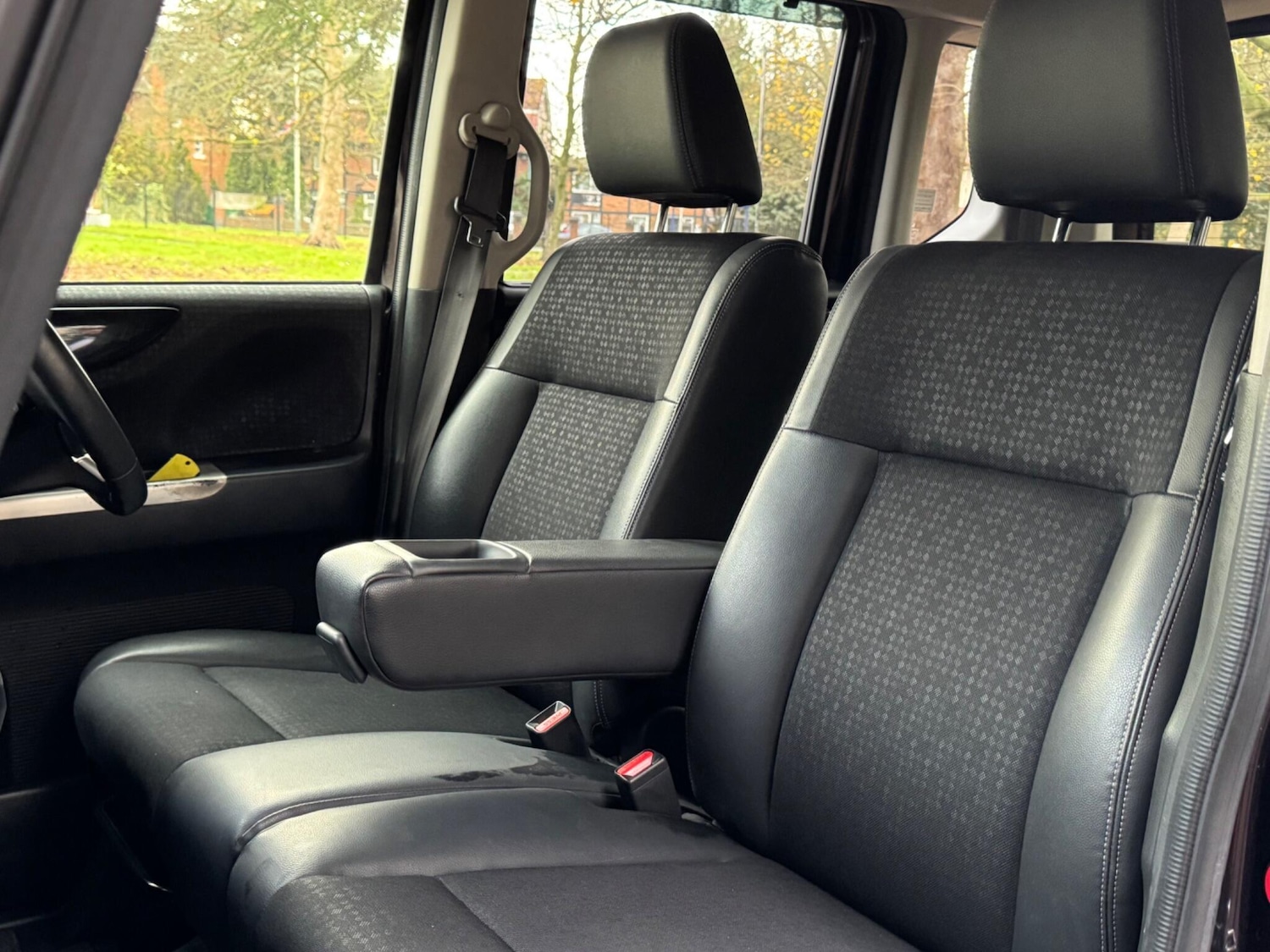 Used Honda N-Box 2025 for sale - 76850172: Photo 14