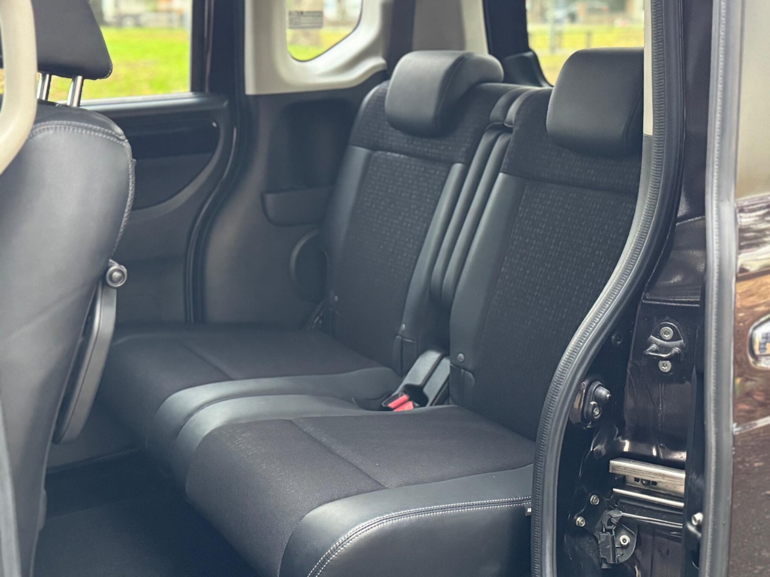 Used Honda N-Box 2025 for sale - 76850172: Photo 15