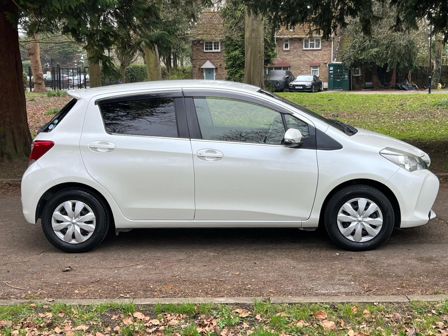 Used Toyota Vitz 2025 for sale - 76099250: Photo 7
