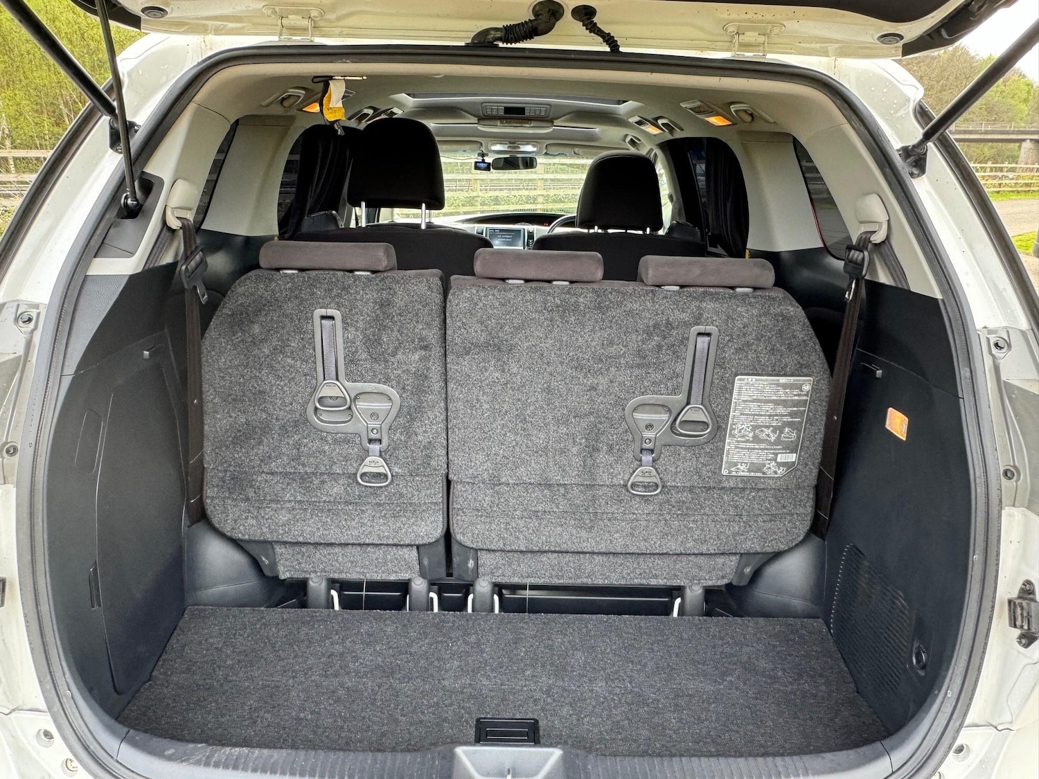 Used Toyota Estima for sale - 76476690: Photo 11