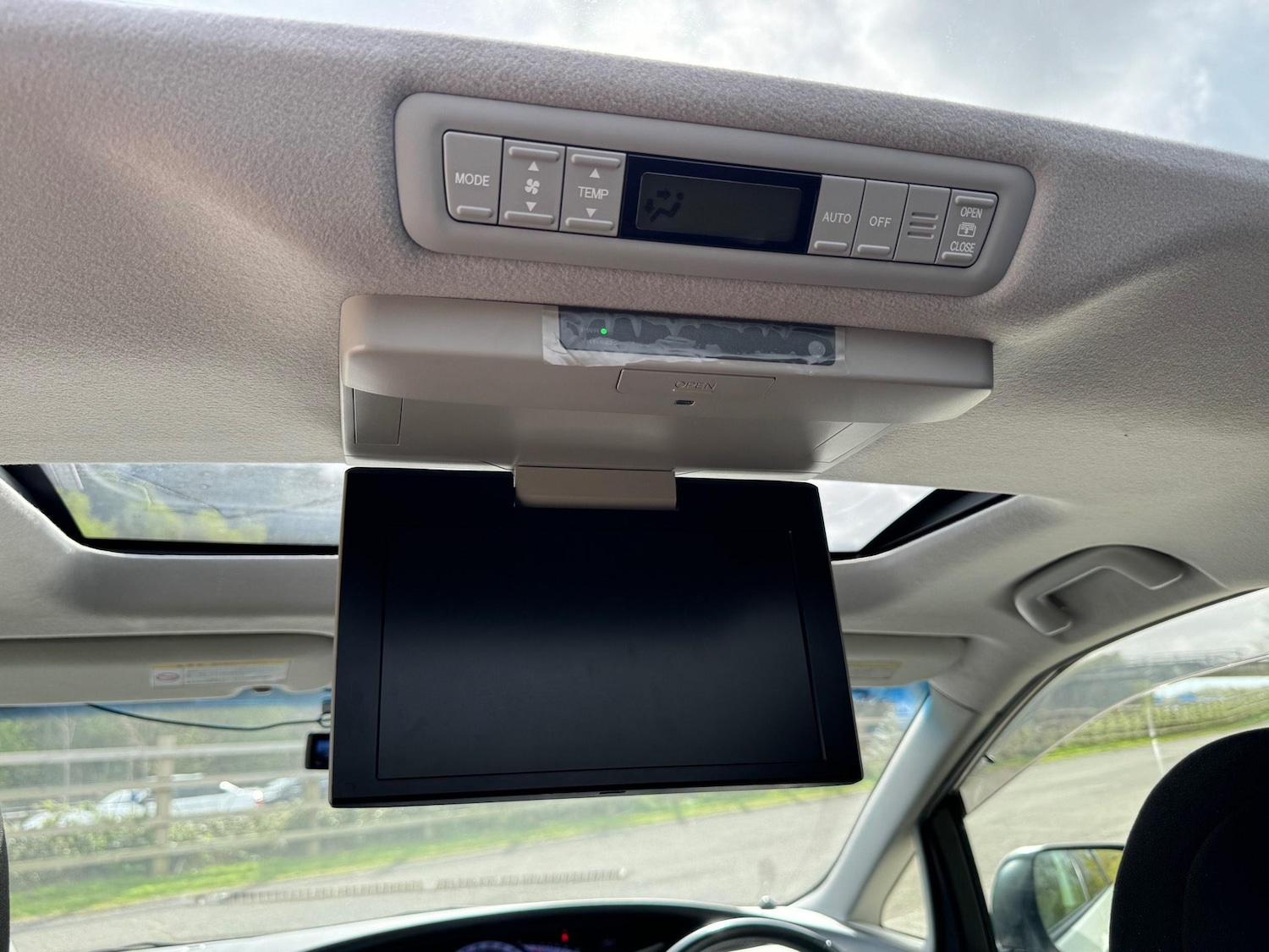 Used Toyota Estima for sale - 76476690: Photo 21