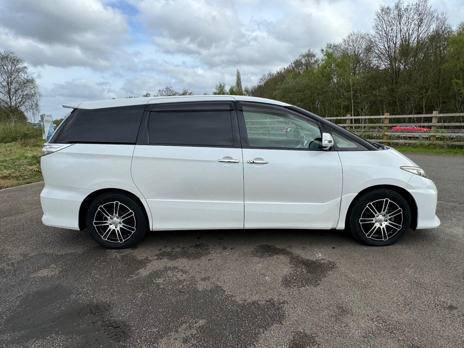 Used Toyota Estima for sale - 76476690: Photo 9