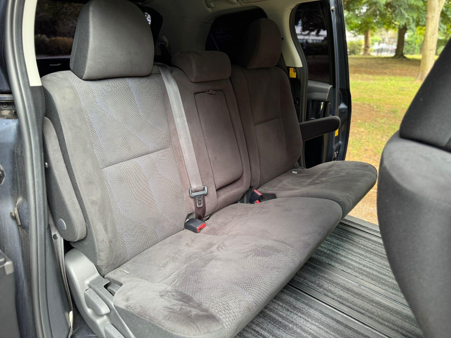 Used Toyota Estima for sale - 76476696: Photo 14