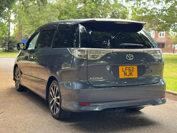 Used Toyota Estima 2013 for sale - 76476696: Photo