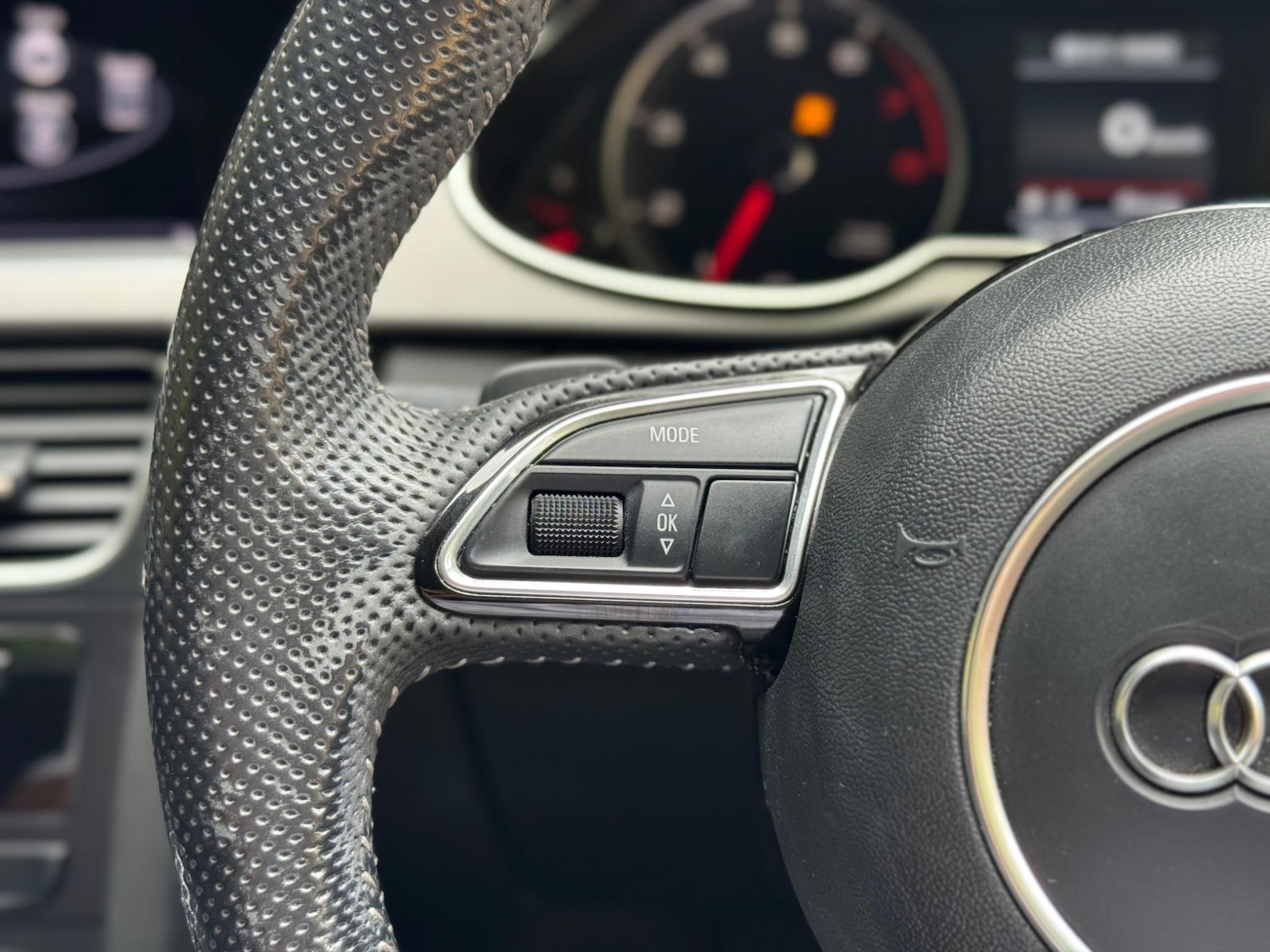 Used Audi A4 for sale - 76620283: Photo 28