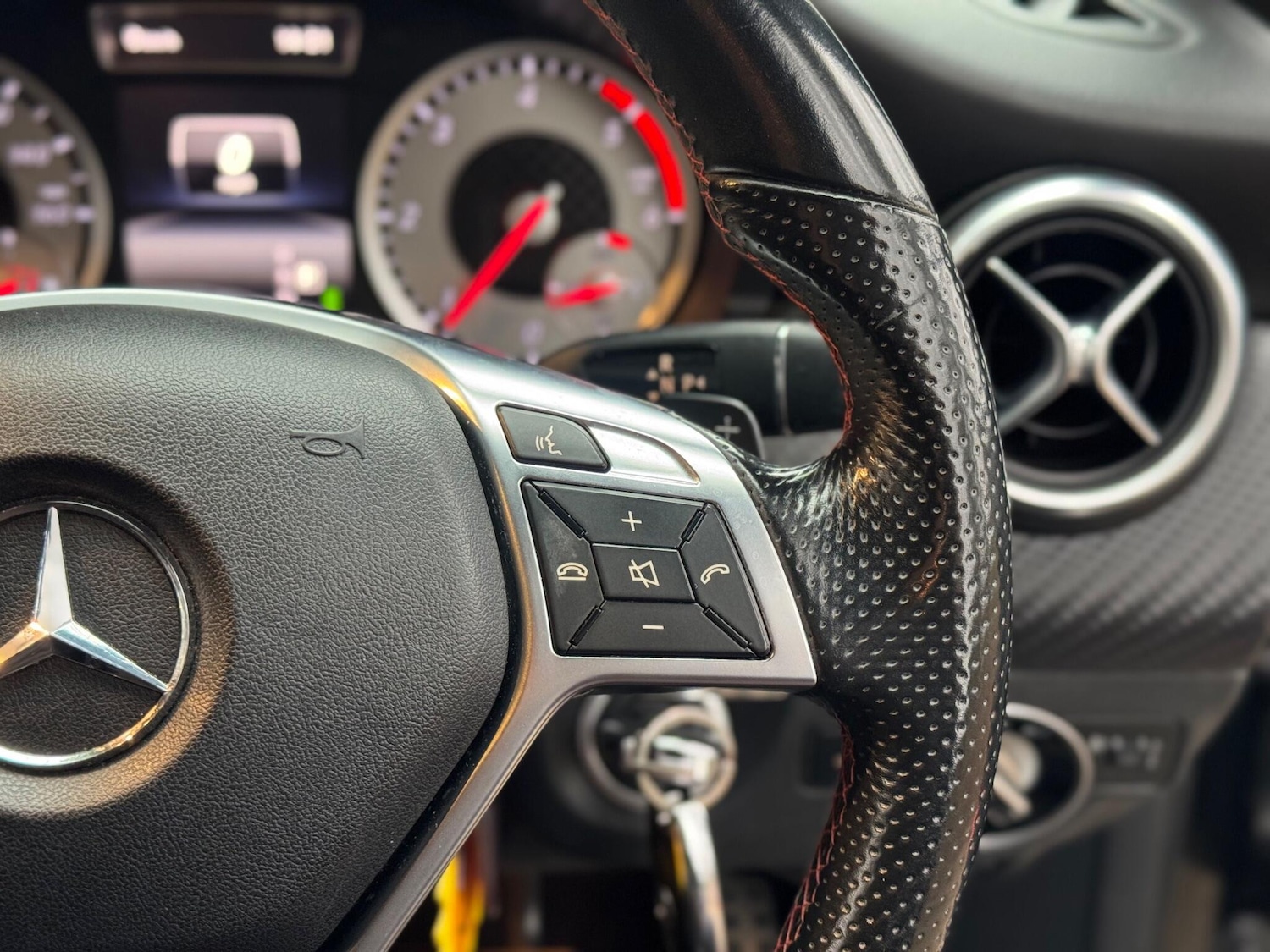 Used Mercedes-Benz A-Class 2015 for sale - 77120341: Photo 17