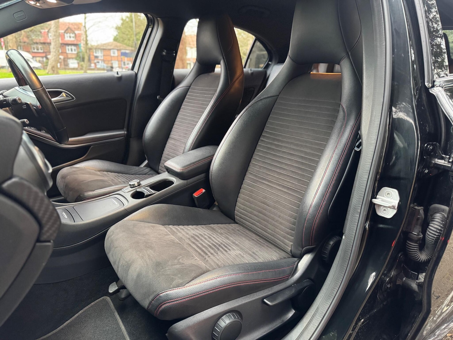 Used Mercedes-Benz A-Class 2015 for sale - 77120341: Photo 24