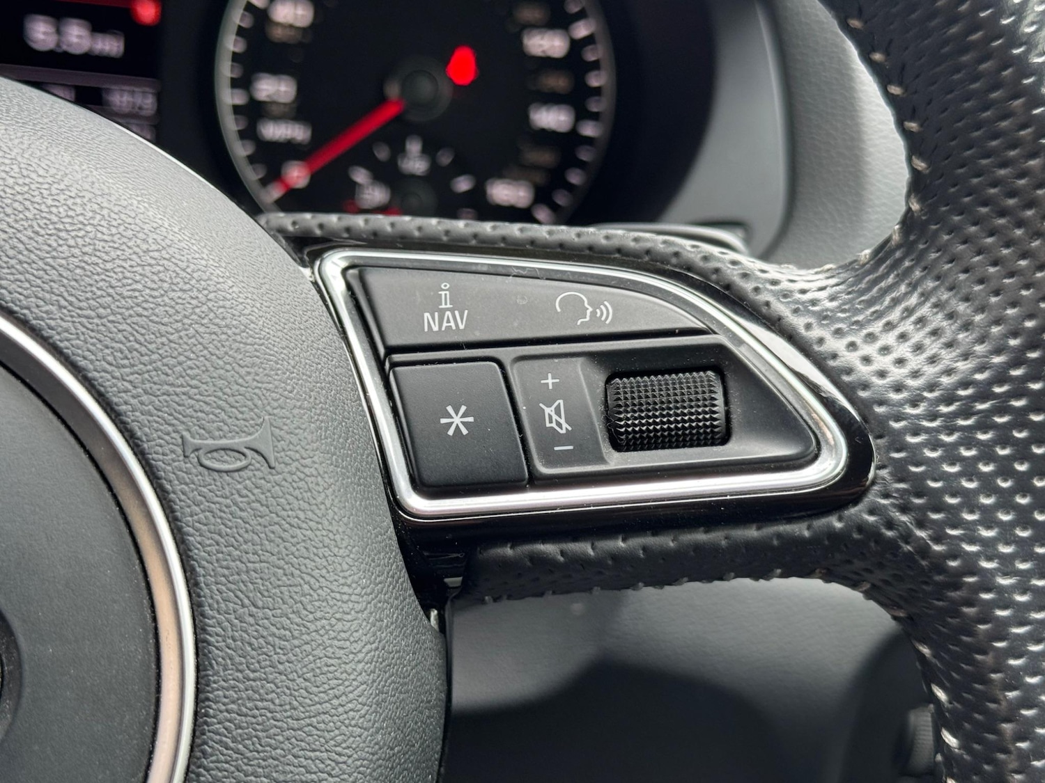 Used Audi Q3 for sale - 76476697: Photo 21