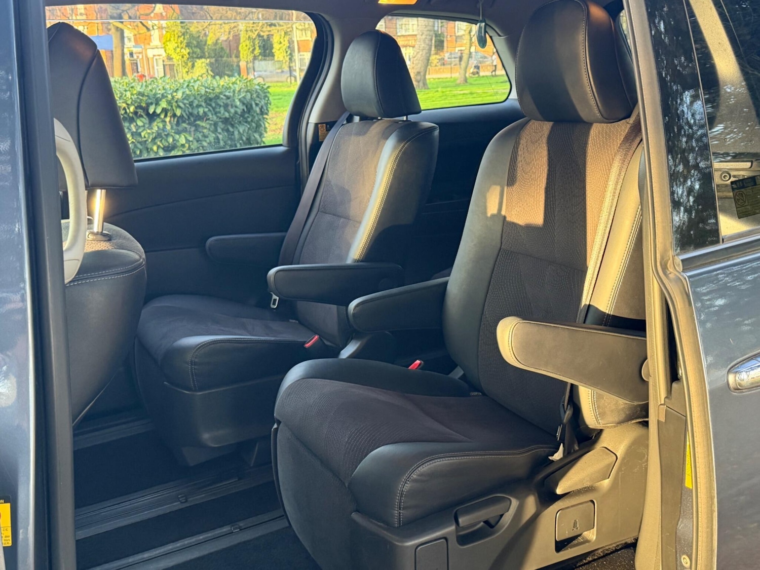 Used Toyota Estima 2025 for sale - 77683638: Photo 10