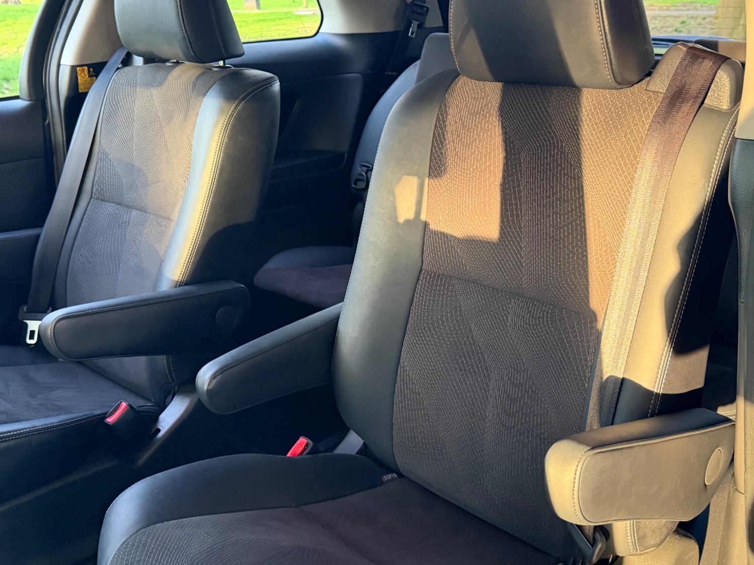 Used Toyota Estima 2025 for sale - 77683638: Photo 12